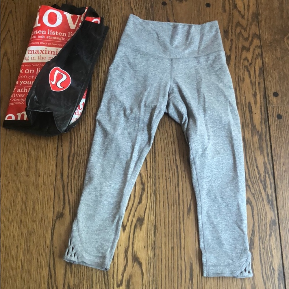 *Lululemon Athlentica* Women gray leggingsSZ:4
